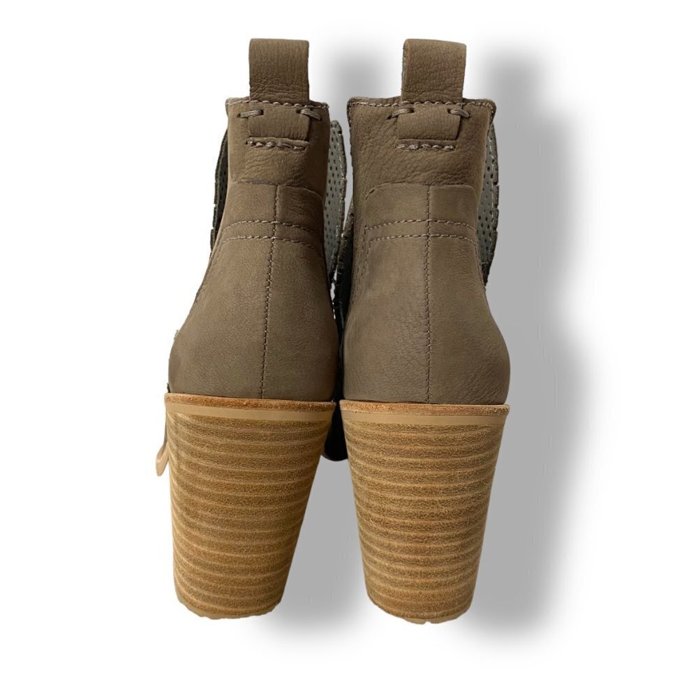 Dolce Vita Bianca Perforated Suede Ankle Boot, Sz 6, Tan Neutral Booties Taupe - Picture 3 of 6